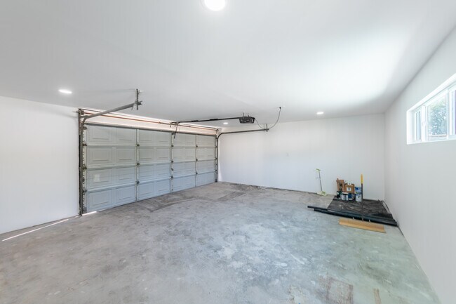 Building Photo - 1101 N Florence St