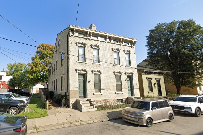 Primary Photo - 220 W 6th St