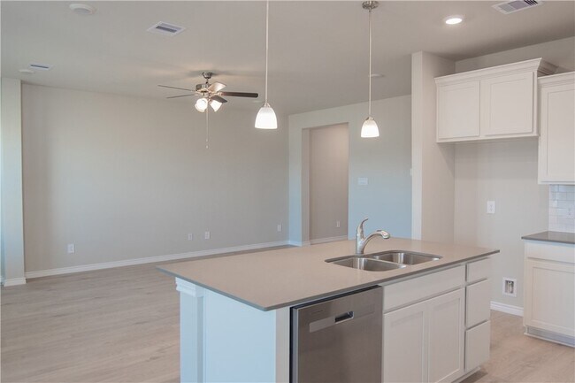 Building Photo - 6117 Eldora Dr