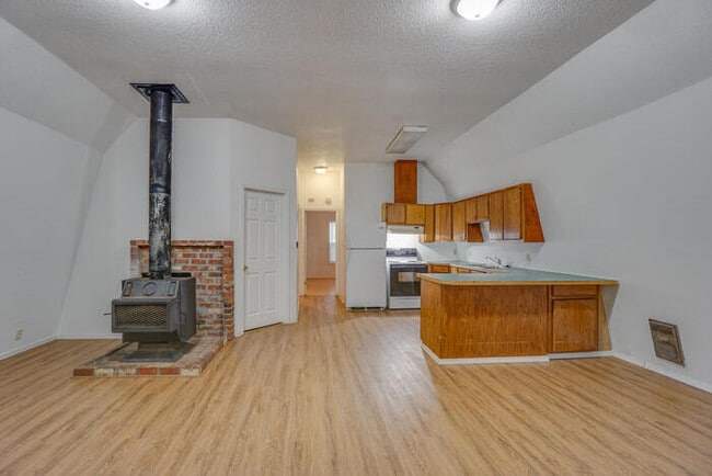 Building Photo - COUNTRY LIVING JUST OUTSIDE Of washougal