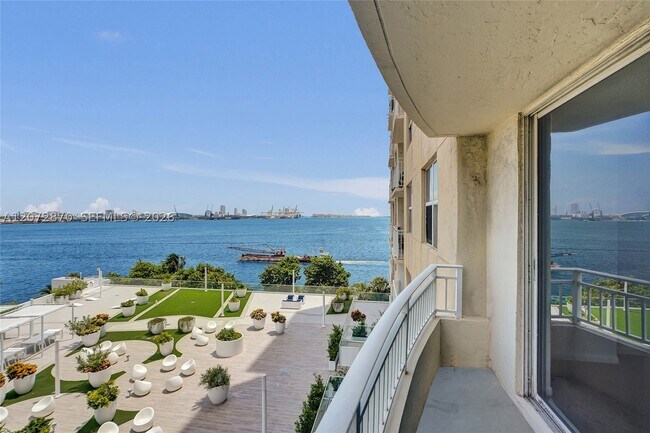Building Photo - 770 Claughton Island Dr