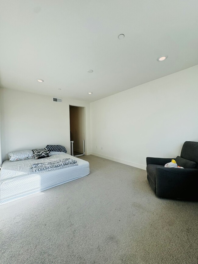 Building Photo - 5750 Greige Cir