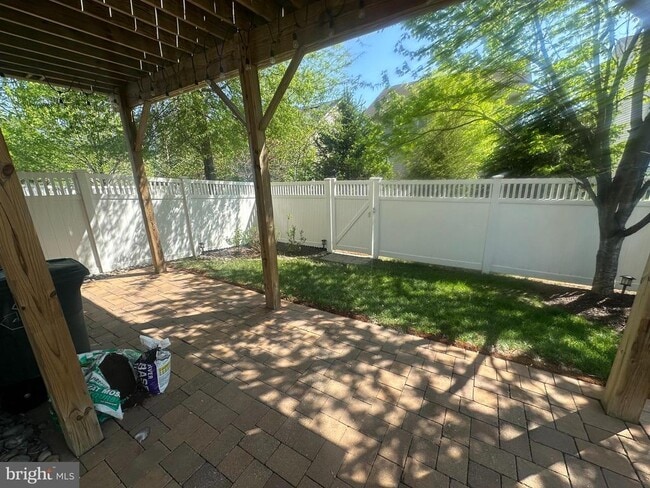 Building Photo - 4512 Grazing Way