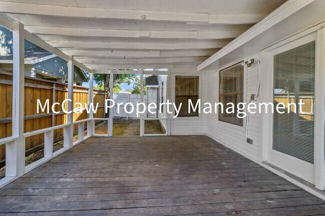 Building Photo - 2701 Lexington St