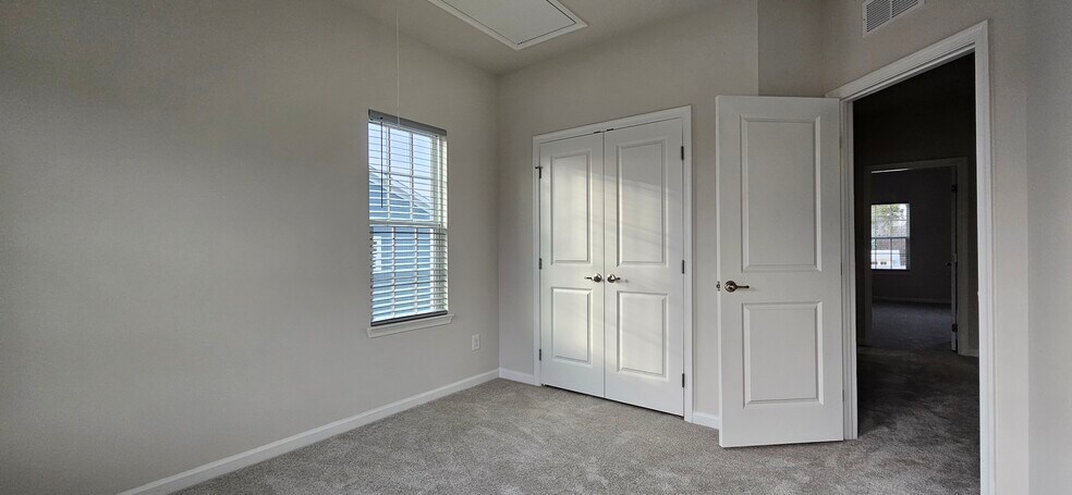 Building Photo - 504 Whitehall Cir