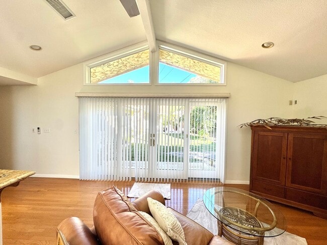 Building Photo - Quiet cul-de-sac Ondulando home with attached ADU included!!