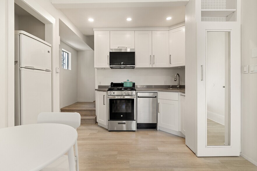 Building Photo - 36 Westminster Ave