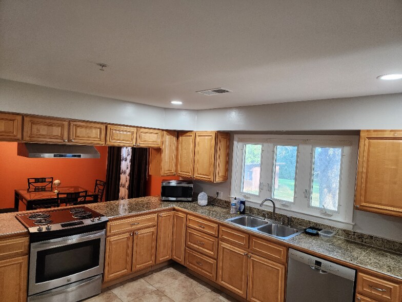 Building Photo - 2505 McKenzie Rd