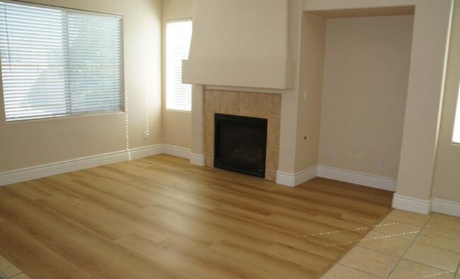 Building Photo - 518 Center Green Dr