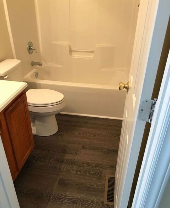 Building Photo - Charming 3BR 2 BA Cottage-Style Home in North Durham