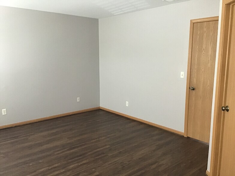 Building Photo - 21343 Earhart Ct