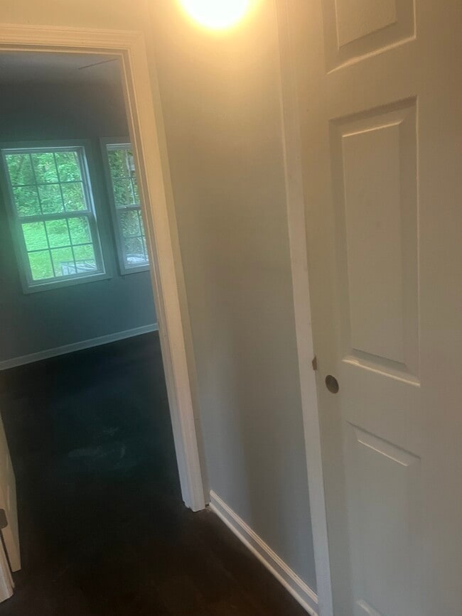 Building Photo - 601 10th Ave