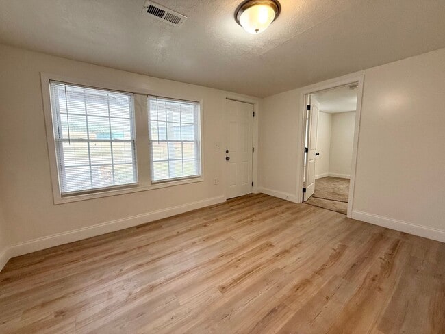 Building Photo - 443 Aud Orr Dr