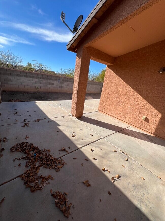 Building Photo - Townhome For Rent