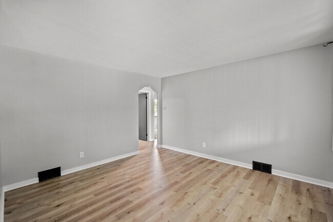 Building Photo - SCORE 1ST MONTH'S RENT FREE IF SIGNED BY MARCH 13! Stunning 3 bedroom home in McKeesport availabl...