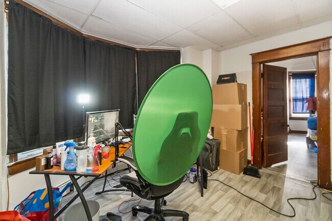 Building Photo - ? Spacious 3-Bedroom Home in Allentown – M...