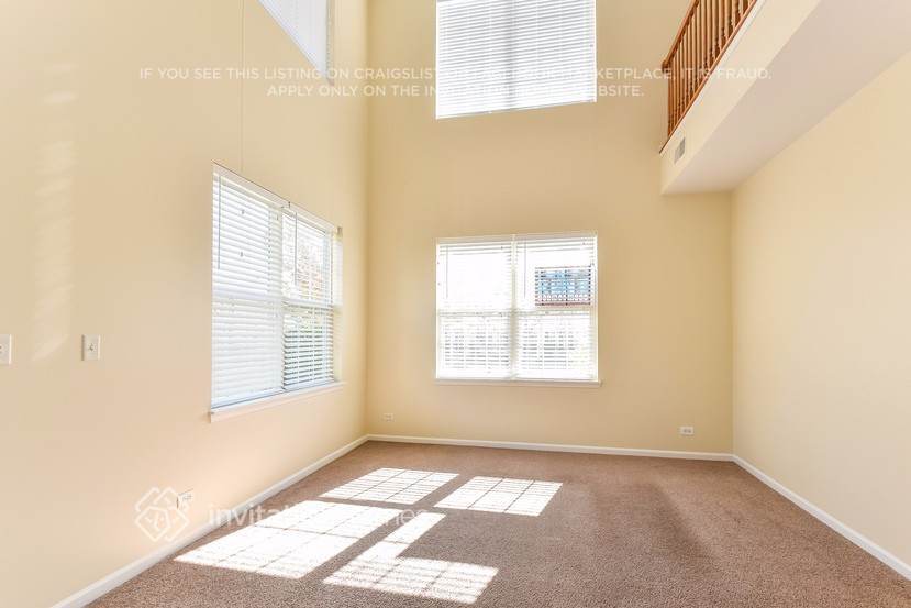 Building Photo - 2562 Hillsboro Blvd