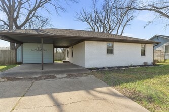 Building Photo - 6318 Laramie St