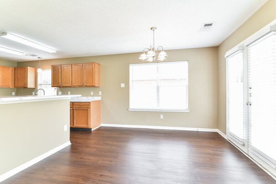 Building Photo - 3122 Rainpark Ln