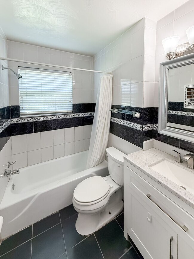 Building Photo - Charming Updated Home in Prime Irving Loca...