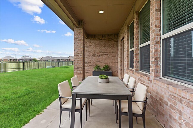 Building Photo - 23607 Legano Dr