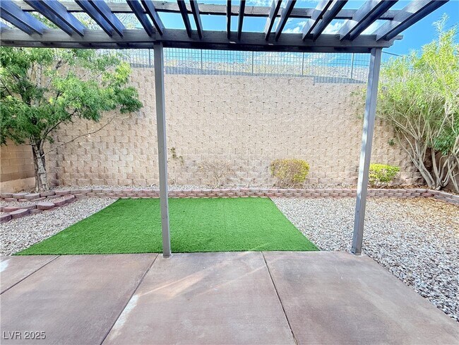 Building Photo - 2748 Drummossie Dr