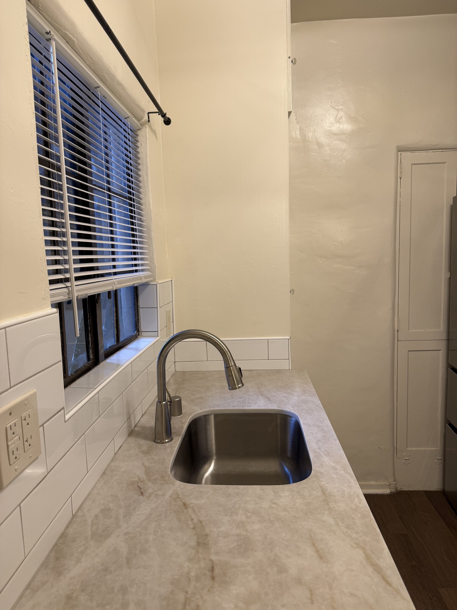 Kitchen new faucet and new quartz counter - 795 N 2nd St
