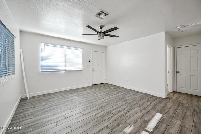 Building Photo - 1310 W Cochise Dr