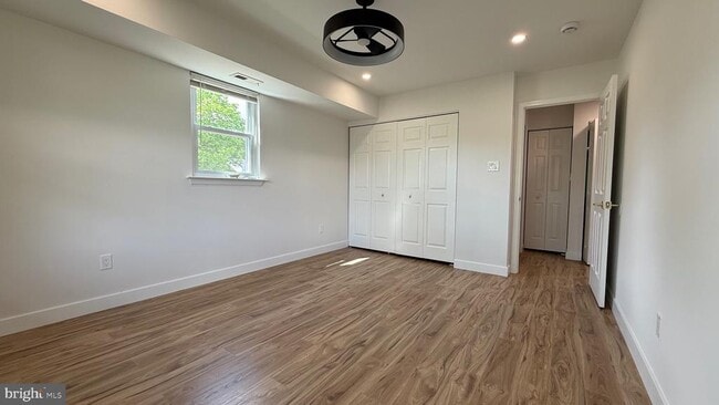 Building Photo - 3300 Johns Ct