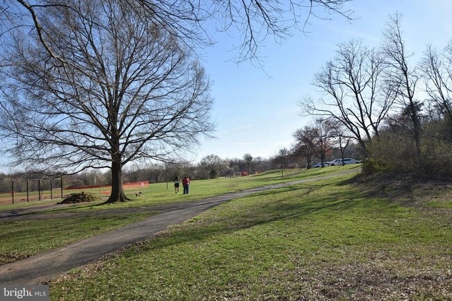 Building Photo - 3150 Beethoven Way