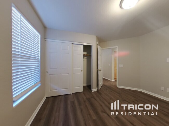 Building Photo - 46023 W Starlight Dr
