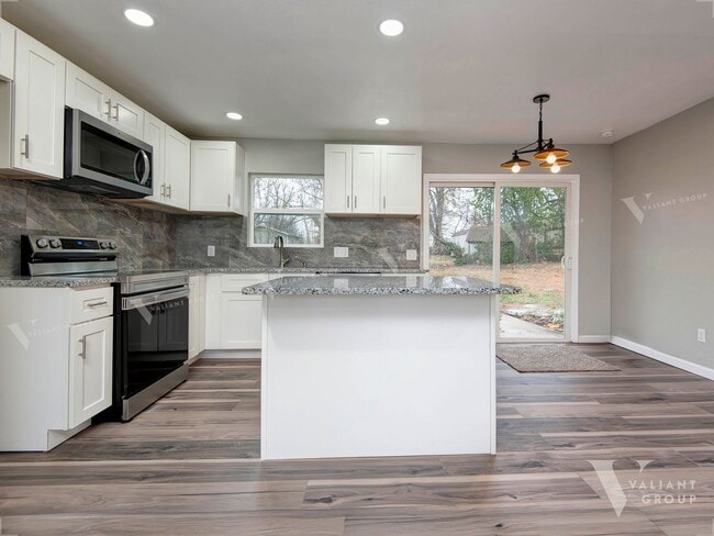 Building Photo - Spacious 4-Bedroom, 3-Bath Home for Rent i...
