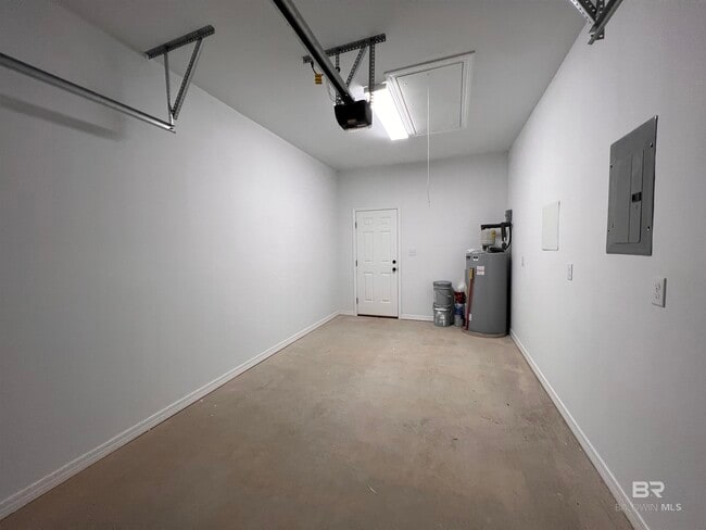 Building Photo - 33048 Stables Dr