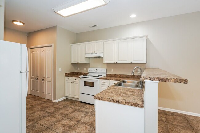 Building Photo - 542 Pippin Dr