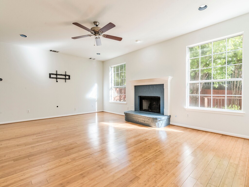 Building Photo - 6911 Gentle Oak Dr
