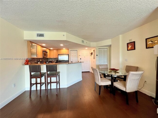 Building Photo - 201 Golden Isles Dr