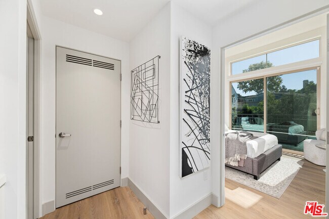 Building Photo - 130 S Sepulveda Blvd