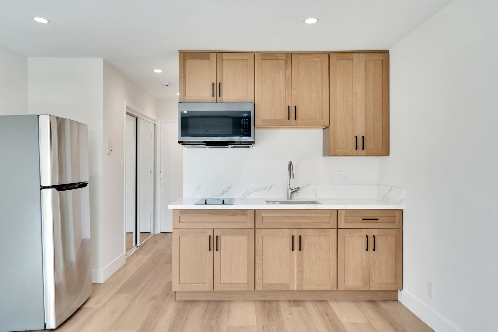 Interior Photo - 1845 Glendon Ave