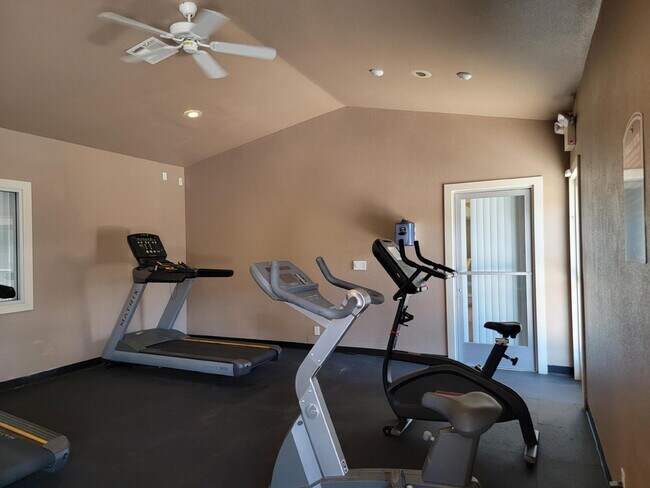 Building Photo - Guard Gated Community - 2 bedroom and 1 bathroom, Upstairs Unit Private Balcony Over looking Park...