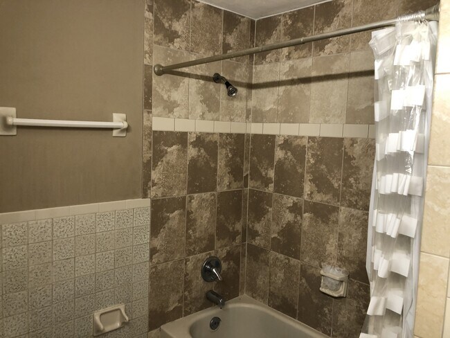 Building Photo - 201 Desoto St