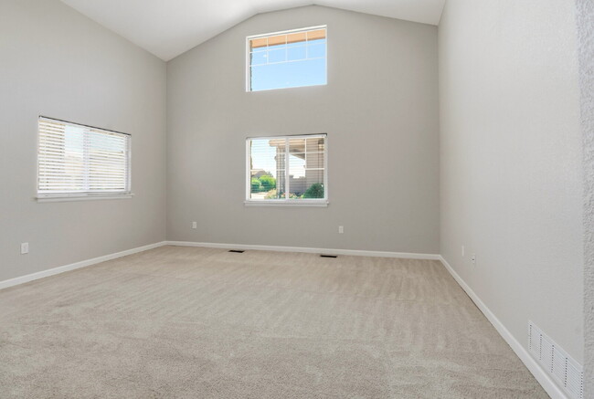 Building Photo - $2,940.45 - 4 Bed, 3 Bath Townhome In Commerce City with Central AC and In Unit Laundry!