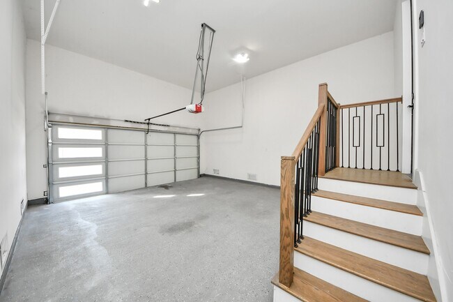 Building Photo - 3508 Omega St