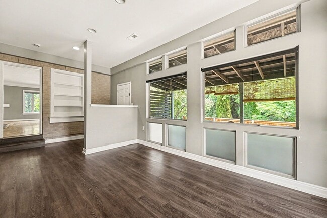 Building Photo - Classic Denver Charm Meets Modern Flexibility