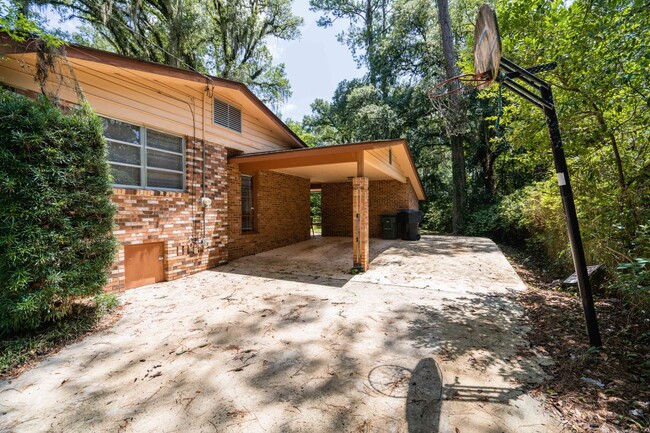 Building Photo - 3BR/2BA Home