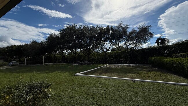 Building Photo - 2080 Greenview Shores Blvd