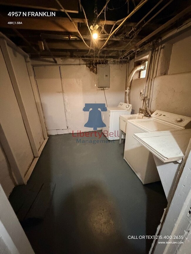 Building Photo - 4957 N Franklin St