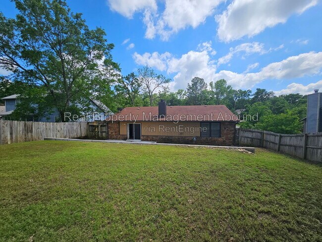 Building Photo - 18341 Woodcrest Ln