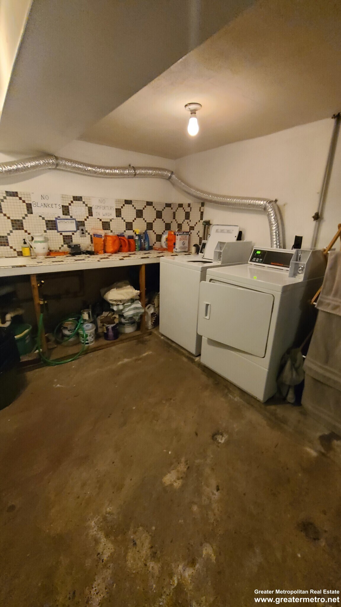 Building Photo - 180 Salem St