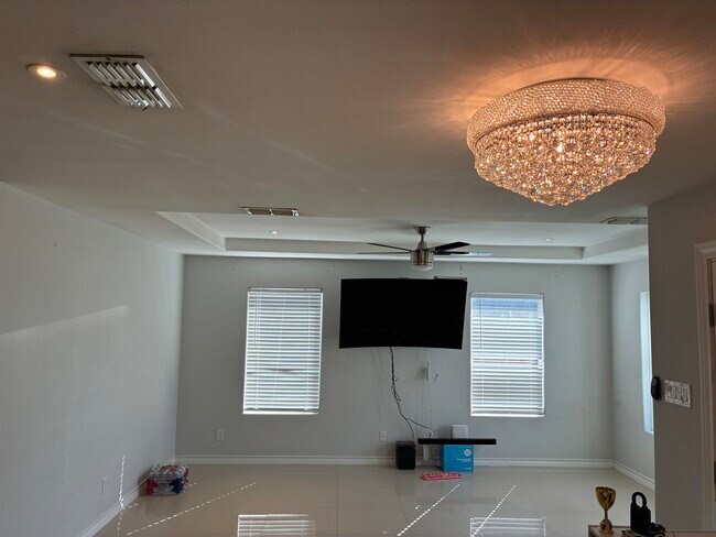 Building Photo - 1622 Bilbao Drive