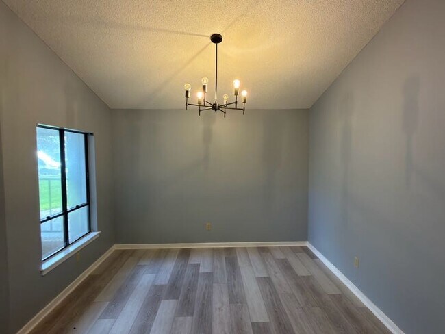 Building Photo - 2620 Bent Hickory Cir